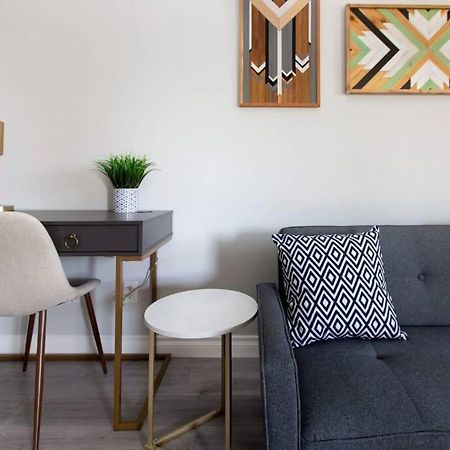 Beautiful & Cozy 1 Bedroom 1 Bath In The Westshore Victoria Exteriör bild