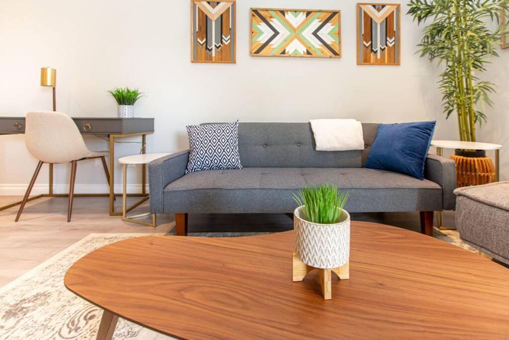 Beautiful & Cozy 1 Bedroom 1 Bath In The Westshore Victoria Exteriör bild